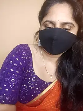 Snapshot of mouni499 chatting on July 6, 8:21 am mouni499 online show from July 6, 8:21 am