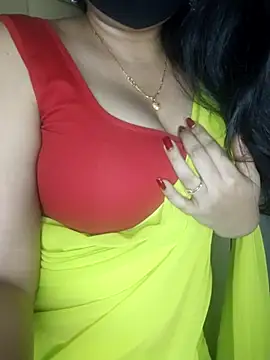 Snapshot of mouni499 chatting on July 19, 7:21 pm mouni499 online show from July 19, 7:21 pm