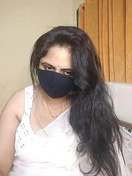 Snapshot of mouni499 chatting on June 15, 5:01 pm mouni499 online show from June 15, 5:01 pm