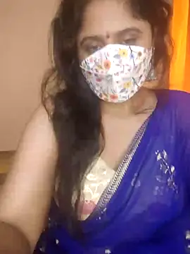 Snapshot of mouni499 chatting on June 7, 9:25 am mouni499 online show from June 7, 9:25 am