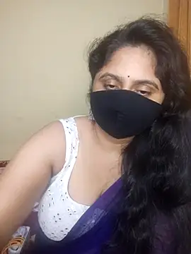 Snapshot of mouni499 chatting on June 24, 3:21 pm mouni499 online show from June 24, 3:21 pm