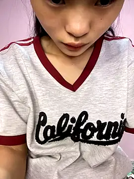 Snapshot of lung-linh chatting on December 15, 3:01 am lung-linh online show from December 15, 3:01 am