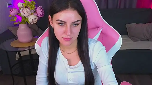 Snapshot of Katrin_Mur chatting on November 5, 3:26 pm Katrin Mur online show from November 5, 3:26 pm