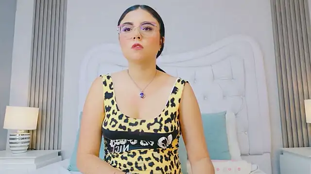 ScarlettPetrova online show from April 14, 11:37 am