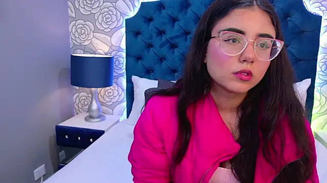 Snapshot of ScarlettPetrova chatting on November 3, 12:53 pm ScarlettPetrova online show from November 3, 12:53 pm