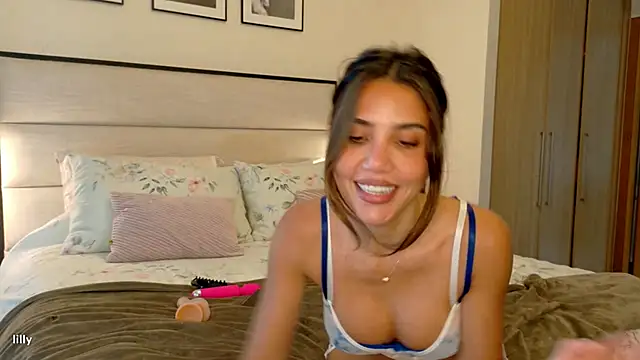 Itslillybloom online show from December 4, 4:22 am