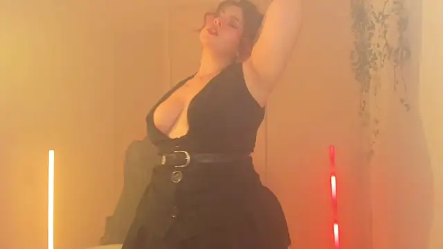 Cleopatra COL online show from March 3, 11:45 pm