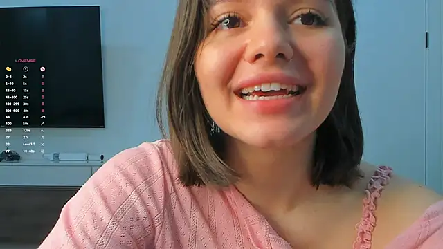 Xo Laura online show from April 12, 8:12 pm