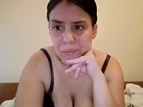 hotnathy69 online show from January 8, 8:09 am