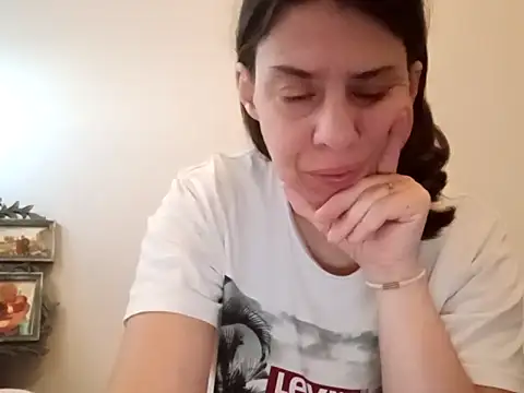 hotnathy69 online show from December 16, 8:18 am