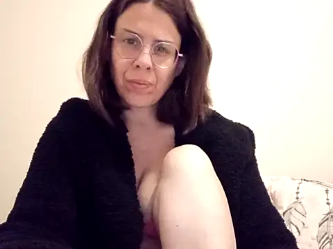 hotnathy69 online show from April 13, 7:12 am