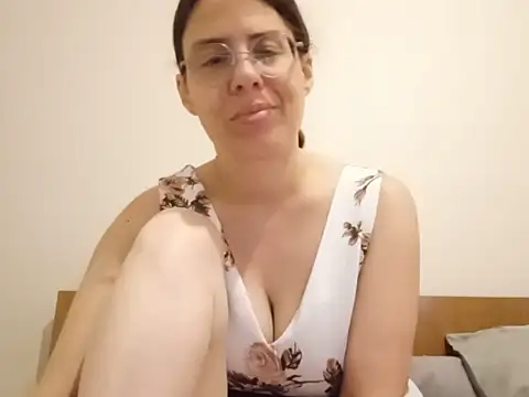 hotnathy69 online show from June 22, 7:49 am