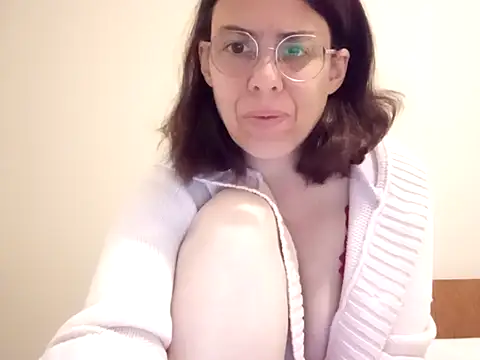 hotnathy69 online show from April 25, 7:55 am