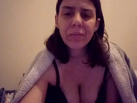 hotnathy69 online show from January 12, 8:10 am