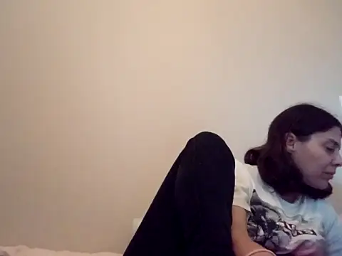 hotnathy69 online show from December 15, 8:20 am