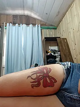 ruiviinhaah online show from February 11, 5:57 pm