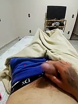 013boyy online show from January 15, 1:09 am