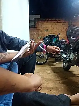 013boyy online show from December 14, 3:02 am