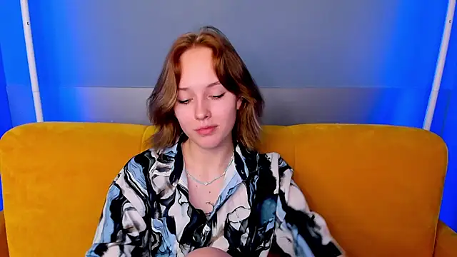 Snapshot of RikkiChoco chatting on November 18, 8:17 am RikkiChoco online show from November 18, 8:17 am