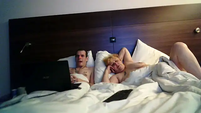 Snapshot of paulus52 chatting on November 7, 4:50 am paulus52 online show from November 7, 4:50 am