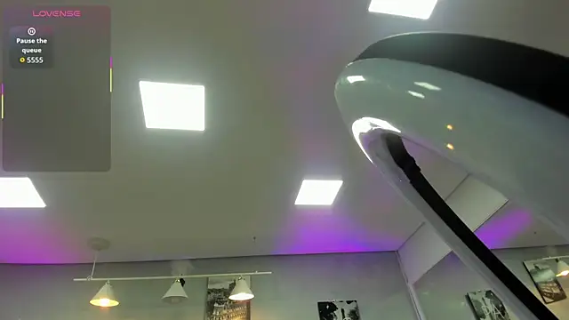 kendra london online show from April 8, 11:33 am