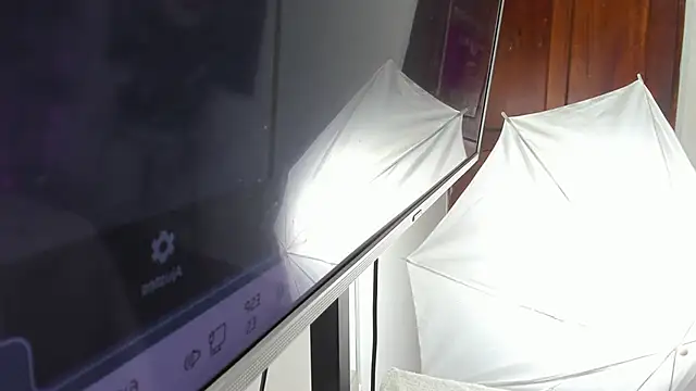 kendra london online show from April 13, 11:14 am