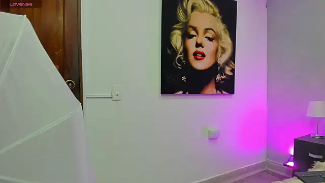 kendra london online show from November 26, 11:10 am