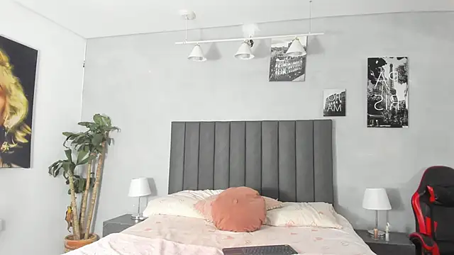 kendra london online show from May 29, 10:54 am