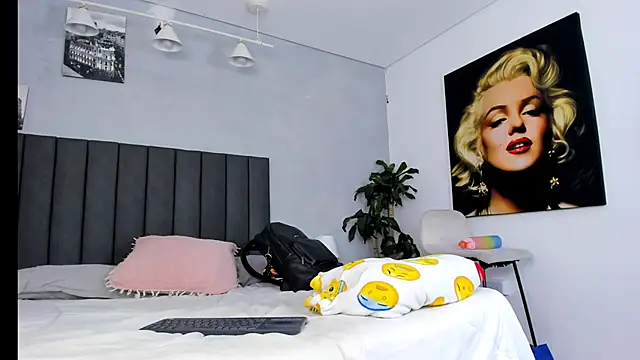 kendra london online show from March 10, 11:14 am