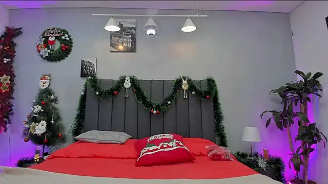 maddy  moon online show from December 5, 3:27 am