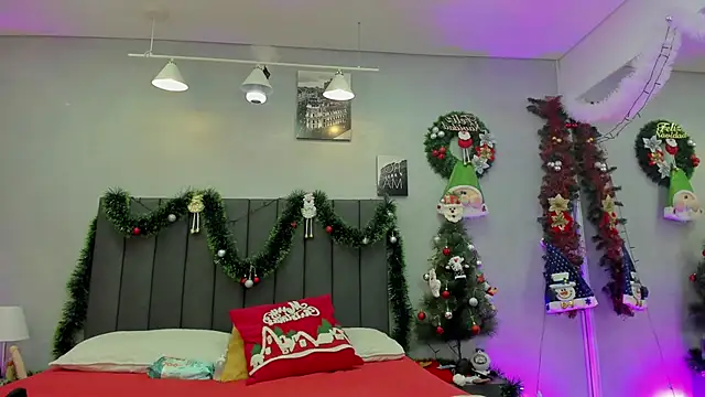 maddy  moon online show from December 20, 4:26 am