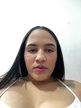 Snapshot of Ivy_08 chatting on August 2, 10:40 pm Ivy 08 online show from August 2, 10:40 pm