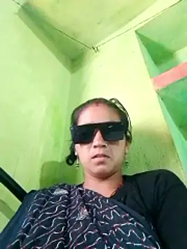 Snapshot of Sexy_monikah chatting on December 16, 8:51 am Sexy monikah online show from December 16, 8:51 am