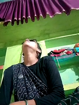 Snapshot of Sexy_monikah chatting on December 14, 8:42 am Sexy monikah online show from December 14, 8:42 am