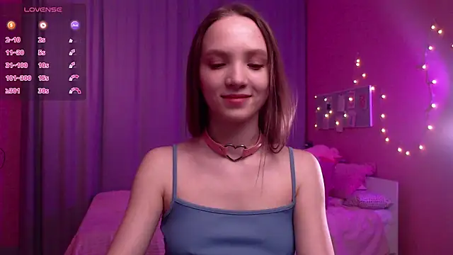Adria Arjona online show from April 24, 7:43 am