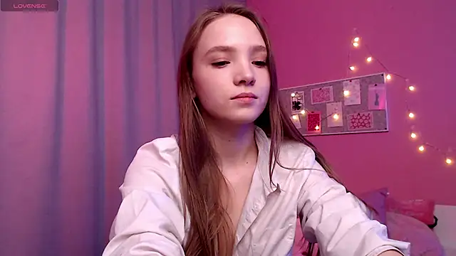 Adria Arjona online show from March 17, 7:33 am