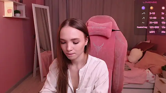 Adria Arjona online show from February 6, 7:37 am