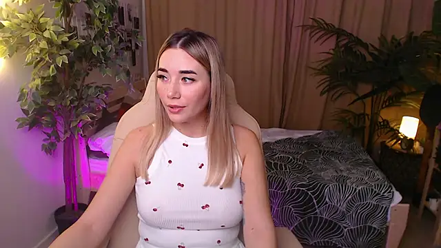 Rosie Mac online show from November 23, 1:04 am