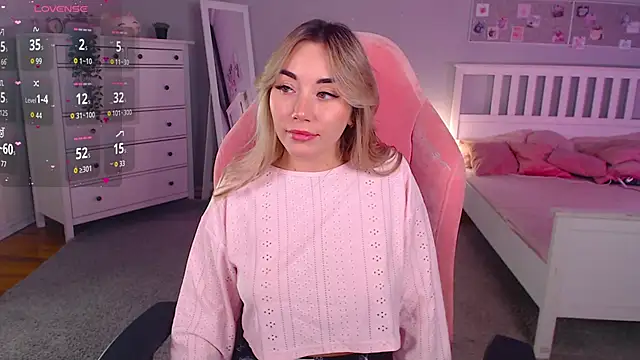 Rosie Mac online show from November 6, 1:09 am