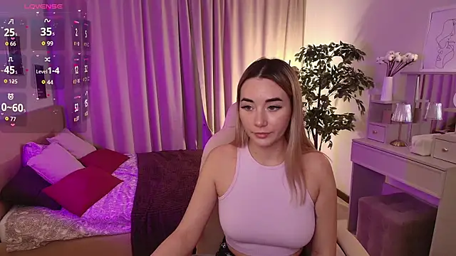 Rosie Mac online show from December 1, 7:42 am