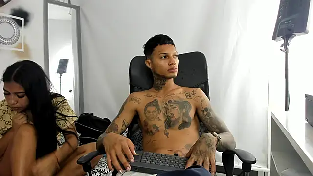 Snapshot of YuleimysAndAlex chatting on November 23, 3:05 am YuleimysAndAlex online show from November 23, 3:05 am