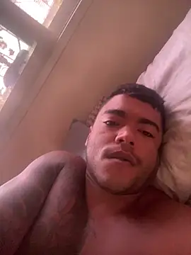 Snapshot of reidosuco chatting on December 17, 10:42 am reidosuco online show from December 17, 10:42 am