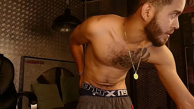 Snapshot of liam_sait chatting on November 5, 3:09 am liam sait online show from November 5, 3:09 am