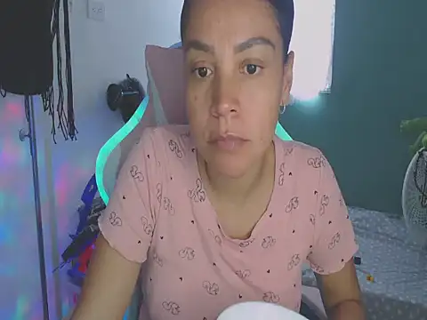 shayna cute online show from July 23, 9:33 pm