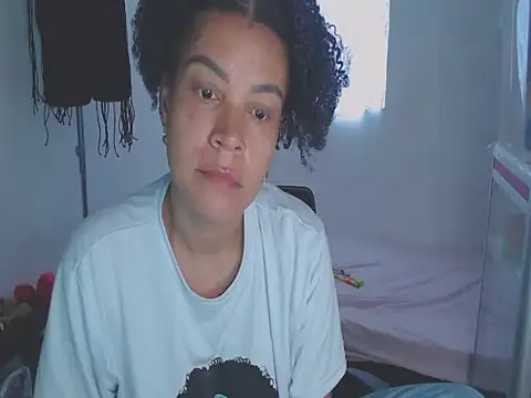Snapshot of shayna_cute chatting on May 8, 10:13 pm shayna cute online show from May 8, 10:13 pm