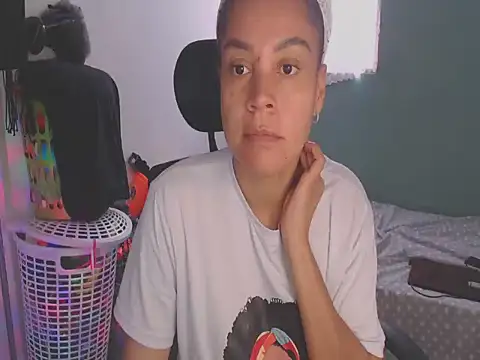 shayna cute online show from June 20, 8:58 pm