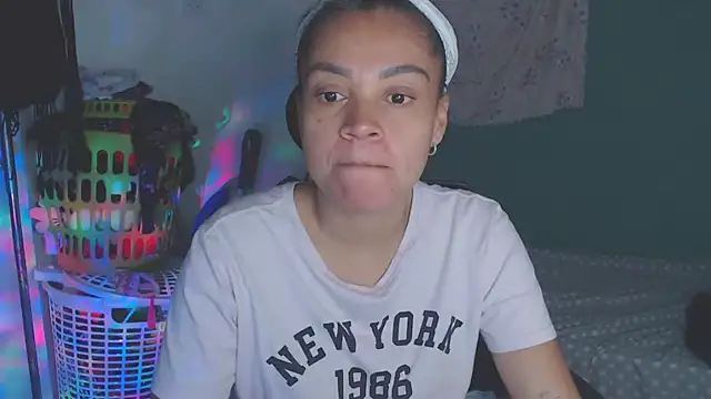 shayna cute online show from July 1, 12:22 am