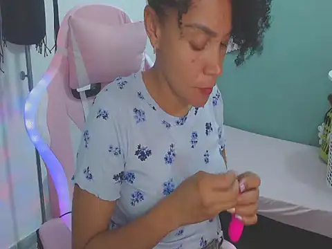 shayna cute online show from July 13, 2:11 am