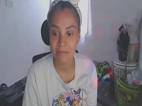 Snapshot of shayna_cute chatting on May 27, 8:27 pm shayna cute online show from May 27, 8:27 pm