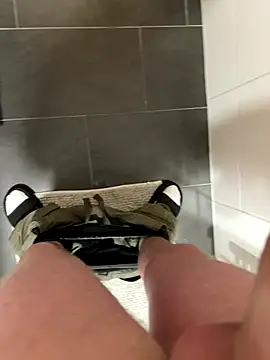 timtom19 online show from November 18, 4:10 pm